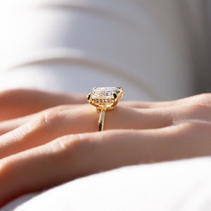 The Low Profile Kamellie Set With A 3 Carat Elongated Cushion Moissanite