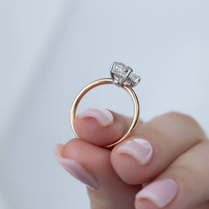 The Low Profile Kamellie Set With A 1 Carat Oval Lab Diamond