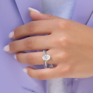 The Low Profile Kamellie Set With A 1.5 Carat Oval Lab Diamond
