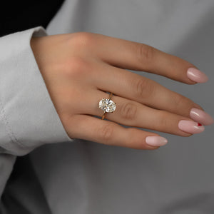 The Low Profile Kamellie Set With A 1.5 Carat Oval Lab Diamond