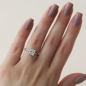 The Low Profile Kamellie Set With A 1.5 Carat Princess Lab Diamond