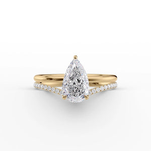 The Low Profile Kamellie Set With A Pear Lab Diamond