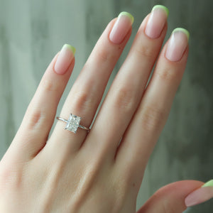 The Low Profile Kamellie Set With A 2 Carat Radiant Lab Diamond