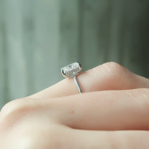 The Low Profile Kamellie Set With A Radiant Lab Diamond
