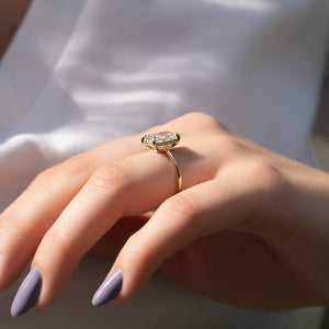 The Low Profile Kamellie Set With A Radiant Lab Diamond