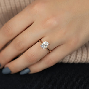 The Petal Kamellie Set With A Oval Lab Diamond