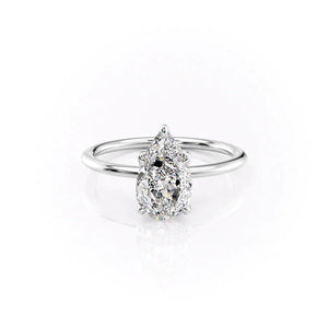 The Petal Kamellie Set With A 3 Carat Pear Moissanite