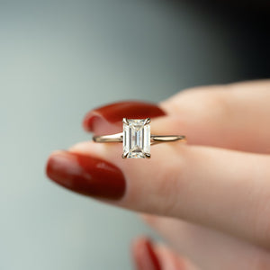 The Lexie Set With A Emerald Lab Diamond