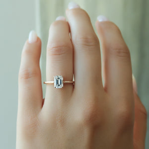 The Lexie Set With A Emerald Lab Diamond