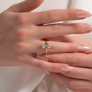 The Lexie Set With A 4 Carat Emerald Moissanite