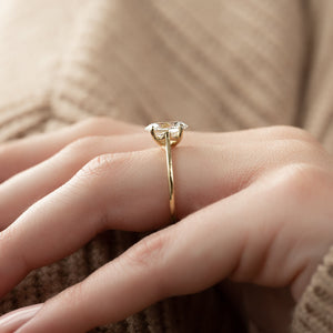The Lexie Set With A 1 Carat Oval Moissanite