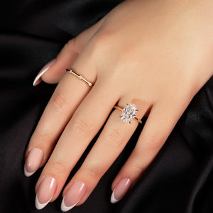 The Lexie Set With A 1 Carat Oval Moissanite