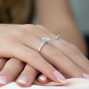 The Lexie Set With A 1 Carat Round Moissanite