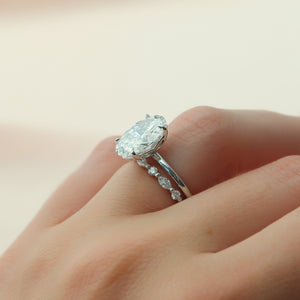 The Alison Set With A 1 Carat Oval Moissanite