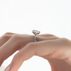 The Alison Set With A 1 Carat Oval Moissanite