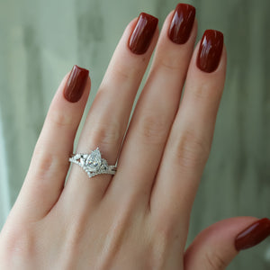 The Melissa Set With A 3 Carat Pear Moissanite