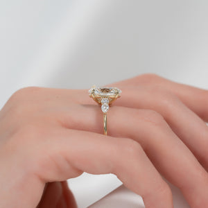 The Abigail Set With A Oval Lab Diamond