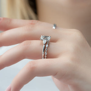 The Lauren Set With A 1 Carat Emerald Moissanite