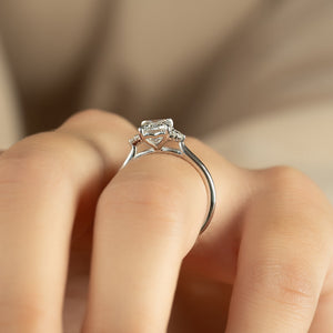 The Victoria Set With A Emerald Lab Diamond