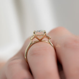 The Victoria Set With A Emerald Lab Diamond