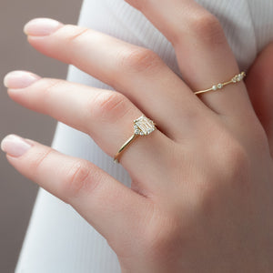 The Victoria Set With A Emerald Lab Diamond