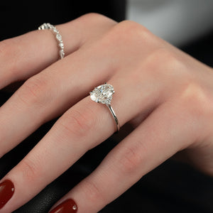 The Victoria Set With A Oval Moissanite