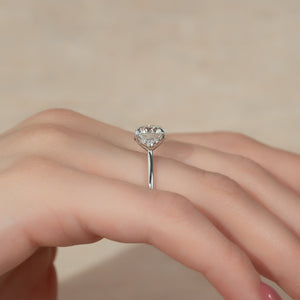 The Victoria Set With A 1 Carat Round Moissanite