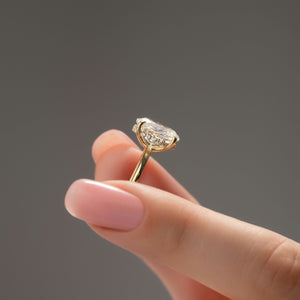 The Sandra Set With A Oval Moissanite