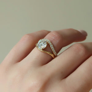 The Berta Set With A 1.5 Carat Round Lab Diamond