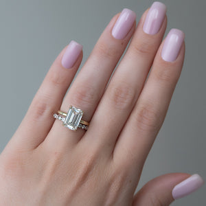 The Lisa Set With A 1 Carat Emerald Lab Diamond