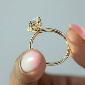 The Lisa Set With A 1 Carat Emerald Lab Diamond
