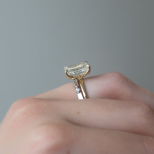 The Lisa Set With A 1 Carat Emerald Lab Diamond