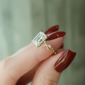The Twig Set With A 3 Carat Emerald Lab Diamond
