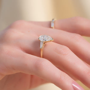 The Parker Set With A Pear Lab Diamond