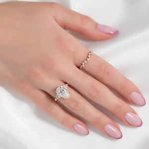 The Emma Set With A Pear Lab Diamond