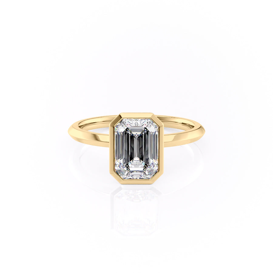The Razor Bezel Kamellie Set With A 2 Carat Emerald Moissanite
