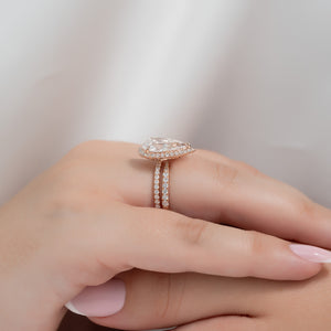 The Lenny Set With A Pear Lab Diamond