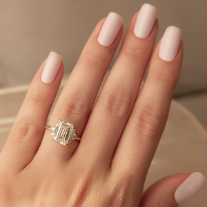 The Victoria Set With A Emerald Moissanite