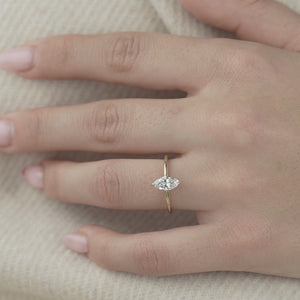 The Kamellie - Engagement Ring Made in Yellow Gold