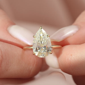 The Sarah - Engagement Ring Made in Yellow Gold