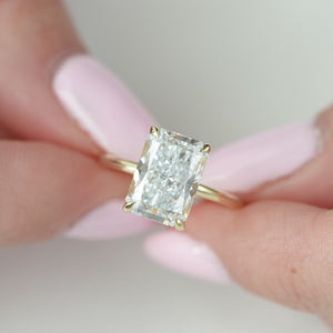 The Ashley - Engagement Ring Made in Yellow Gold