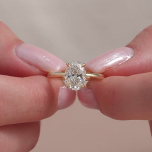 The Low Profile Kamelie - Engagement Ring Made in Yellow Gold