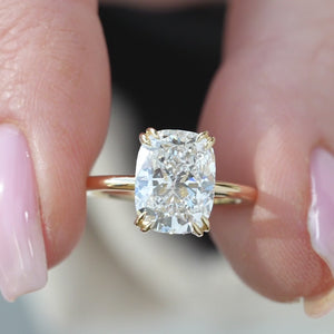 The Kamellie - Engagement Ring Made in Yellow Gold