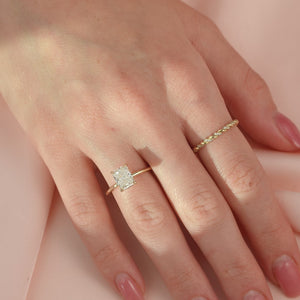 The Kamellie - Engagement Ring Made in Yellow Gold