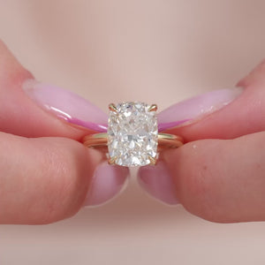 The Sarah - Engagement Ring Made in Yellow Gold