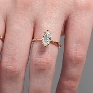 The Kamellie - Engagement Ring Made in Yellow Gold